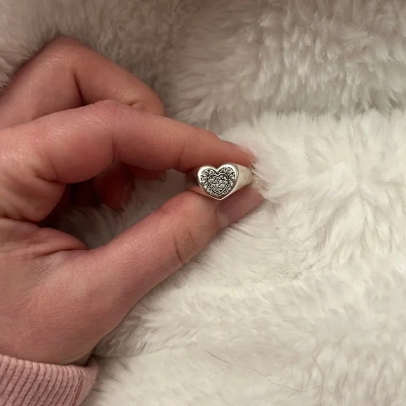 Pandora heart pace signet ring size